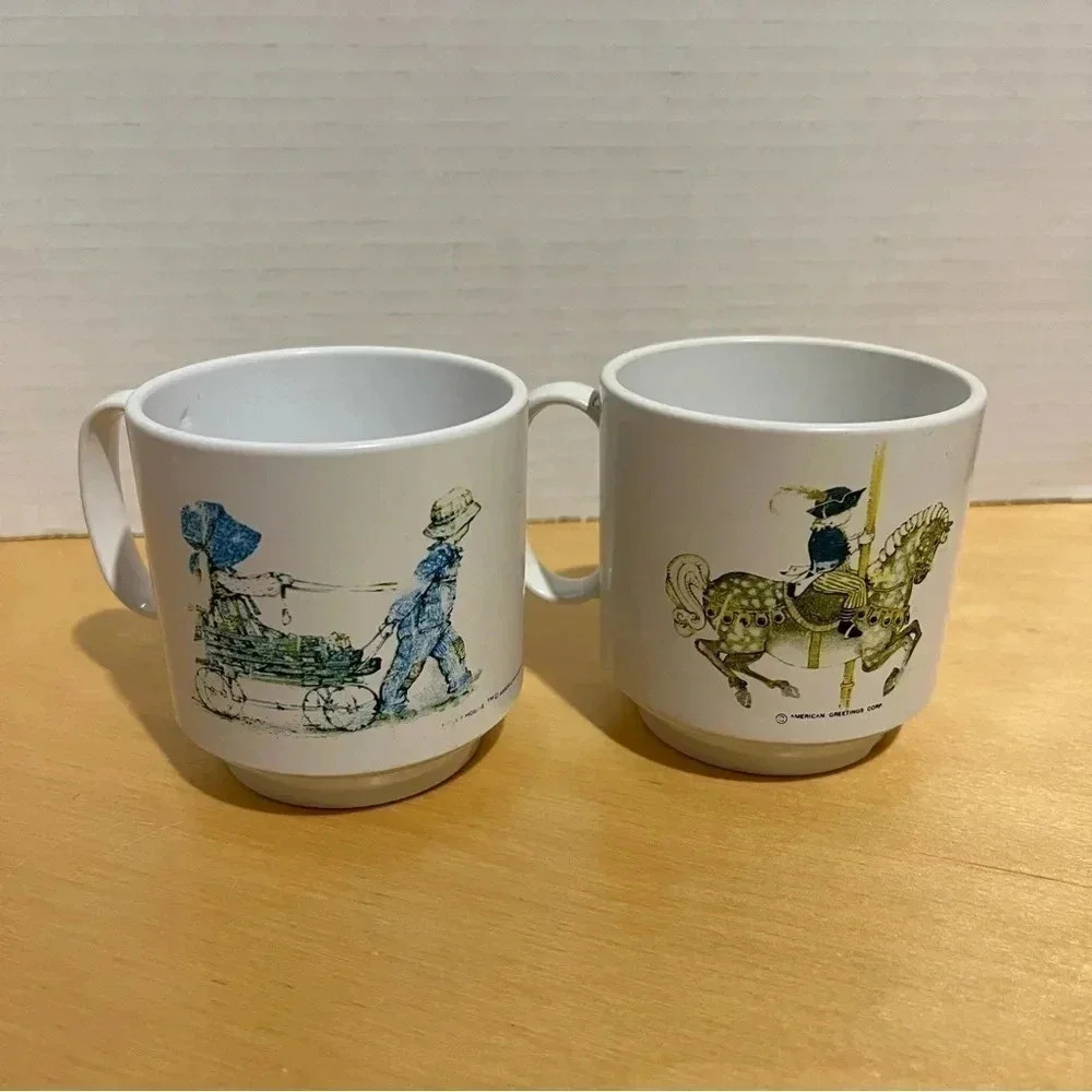 American Greetings 1972 Plastic Holly Hobbie Mugs Cups Lot Of 2 - Picture 5 of 14